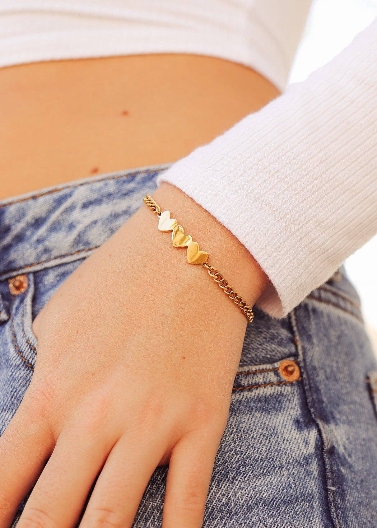 Engravable 3 Hearts on Curb Chain Bracelet - Premium 18K Gold PVD Stainless Steel